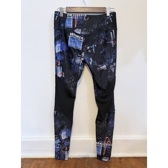 Nike Power Training Day Leggings With Mesh Panels Swoosh Graffiti Print Size M - Picture 2 of 6